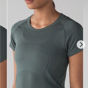 Lululemon Swiftly Short Sleeve 10 cropped